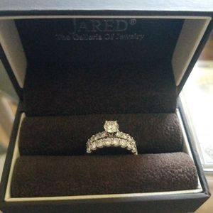 Leo diamond engagement ring